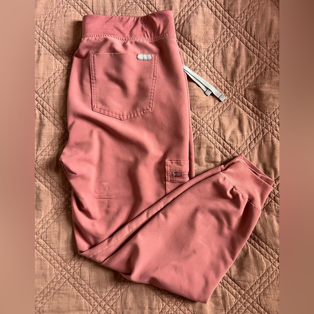 Women’s Figs jogger pants